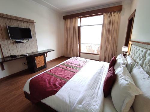 Aaroham The Watergate Hotel Bhimtal