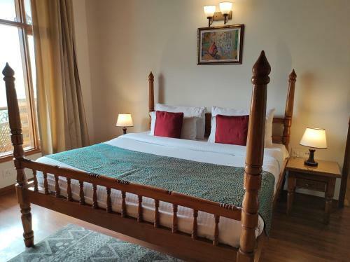Aaroham The Watergate Hotel Bhimtal