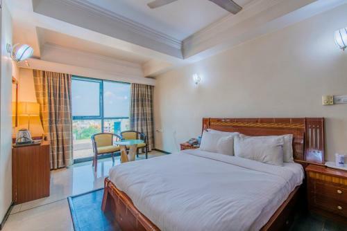 Dhillon Hotels
