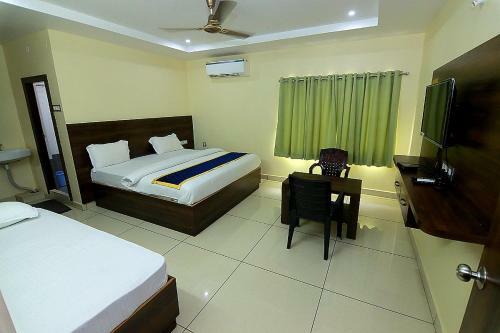 Lodge Hotel Nandini Residency