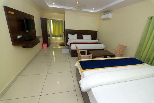 Lodge Hotel Nandini Residency