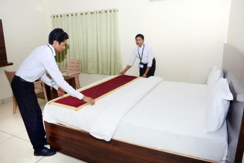 Lodge Hotel Nandini Residency