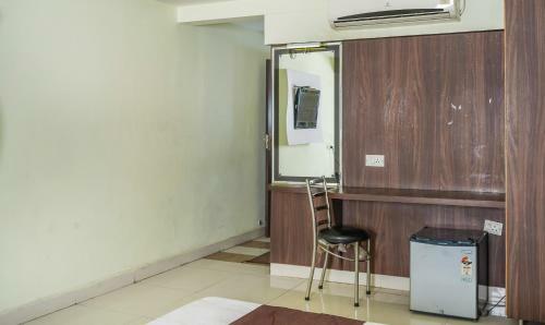 Hotel Lals Plaza