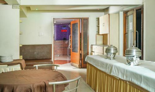 Hotel Lals Plaza
