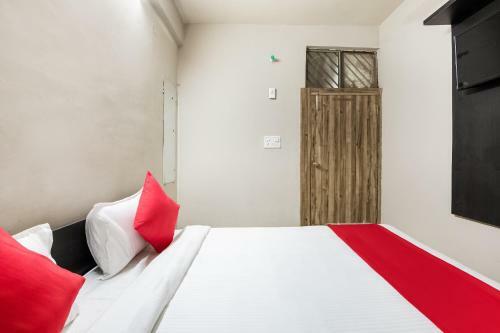 Hotel Oyo 30193 Shourya Residency