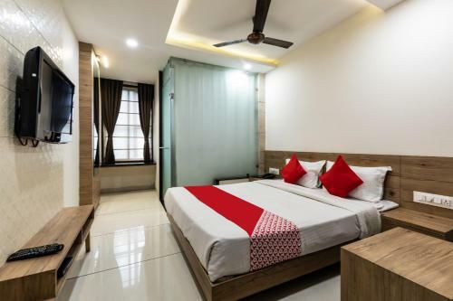 Capital O 47403 Hotel Manjeet