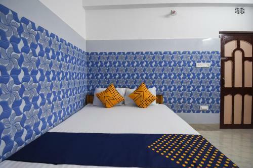 Oyo 74837 Hotel Veer