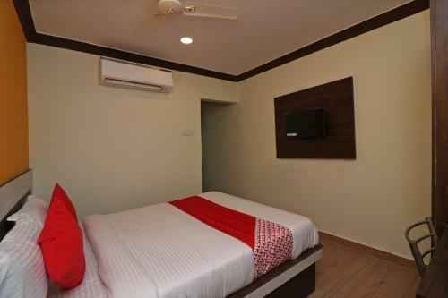 Oyo 27602 Hotel Green Space