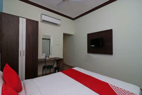 Oyo 27602 Hotel Green Space