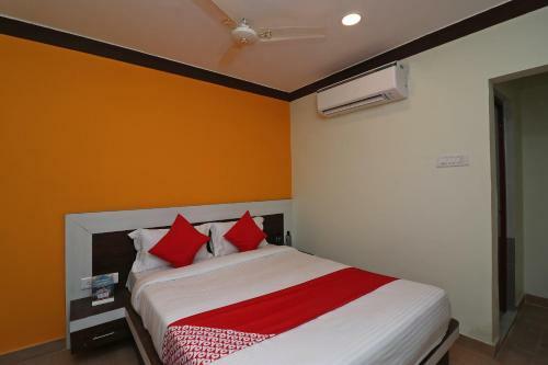 Oyo 27602 Hotel Green Space