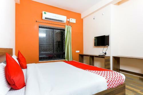 Hotel Oyo 44026 Samrudhi Residency