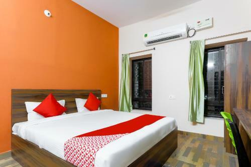 Hotel Oyo 44026 Samrudhi Residency