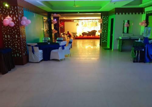 Lal Qila Hotel