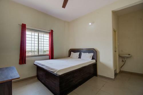Hotel Spot On 76307 Sri Krishna Plaza