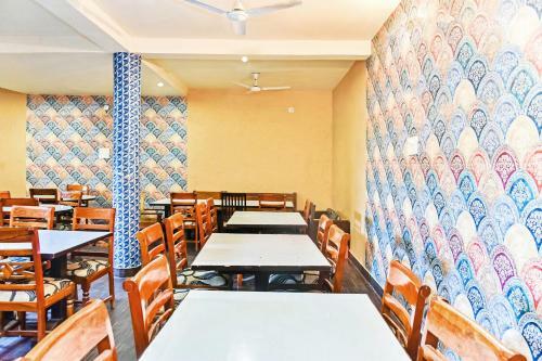 Oyo 30915 Hotel Sidhi Vinayak And Restuarant