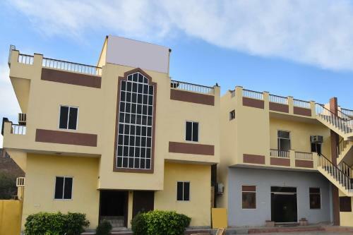 Oyo 30915 Hotel Sidhi Vinayak And Restuarant