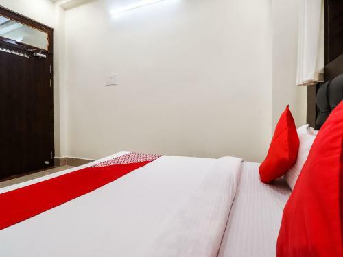Oyo 72465 Hotel Gudaura