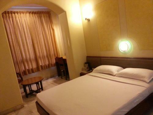 Hotel Ashray International, Sion