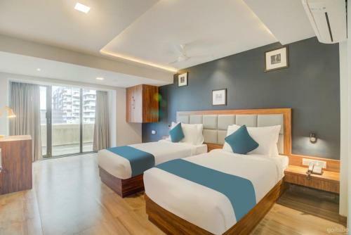 Hotel Palm Beach Pride