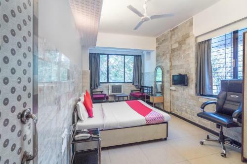 Oyo 71397 Hotel Guru