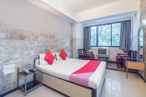 Oyo 71397 Hotel Guru