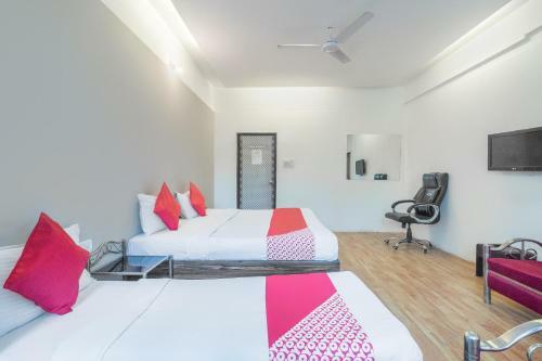 Oyo 71397 Hotel Guru