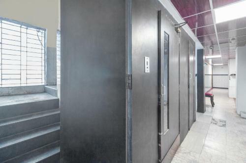 Oyo 71397 Hotel Guru