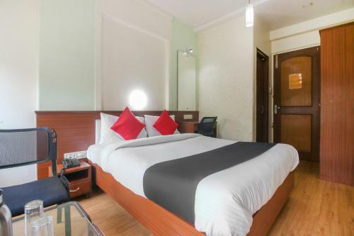 Capital O75414 Hotel Dream Residency