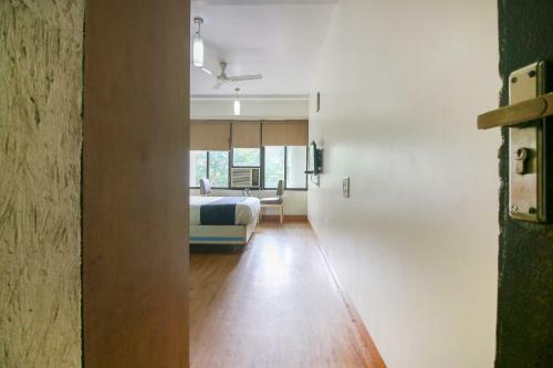 Capital O75414 Hotel Dream Residency