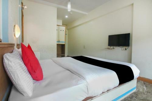 Capital O75414 Hotel Dream Residency