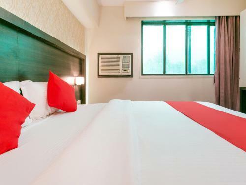 Oyo 36215 Hotel Pearl Residency