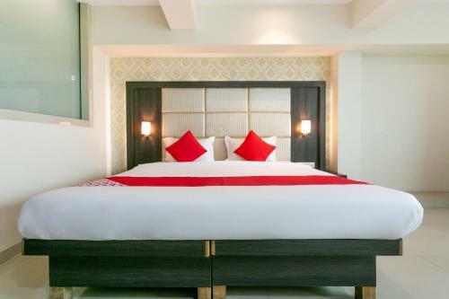Oyo 36215 Hotel Pearl Residency