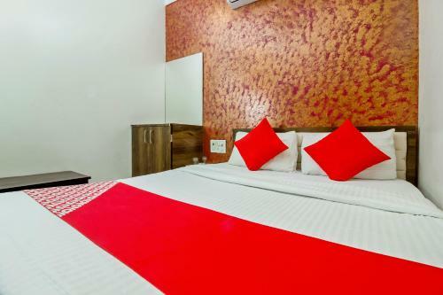 Oyo 24416 The United Hotel