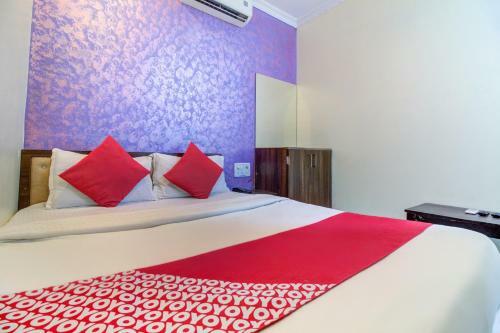 Oyo 24416 The United Hotel