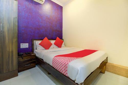 Oyo 24416 The United Hotel
