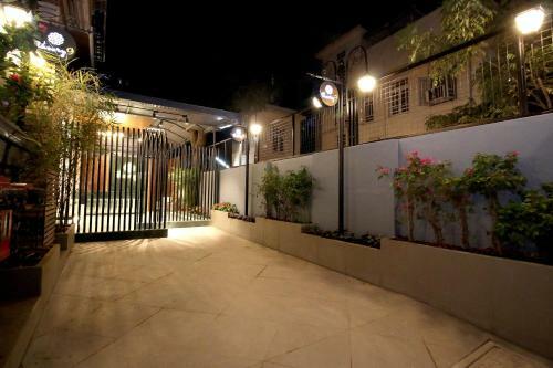 Theory9 Premium Service Apartments Bandra