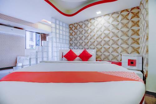 Oyo 71140 Hotel Grand