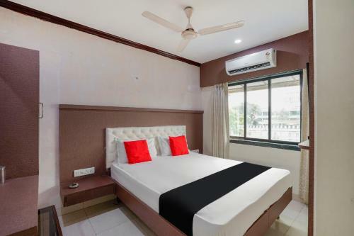 Capital O74962 Hotel Sapna
