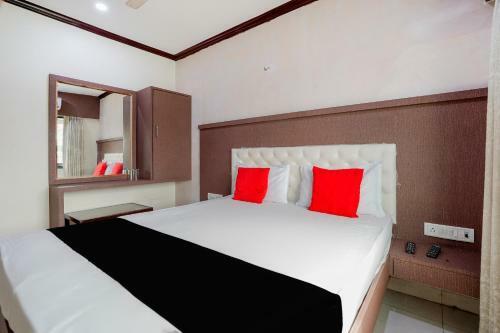 Capital O74962 Hotel Sapna
