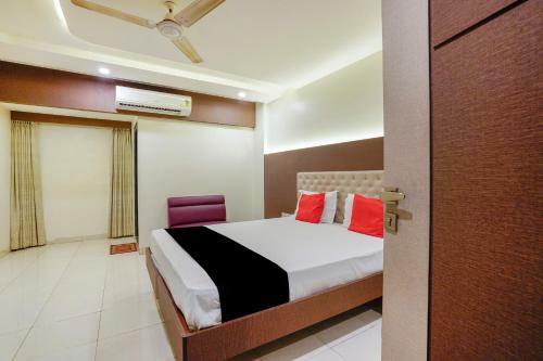 Capital O74962 Hotel Sapna