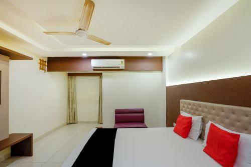 Capital O74962 Hotel Sapna