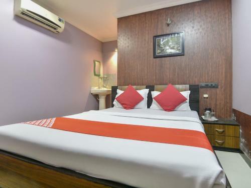 Oyo 76488 Hotel Impex Residency