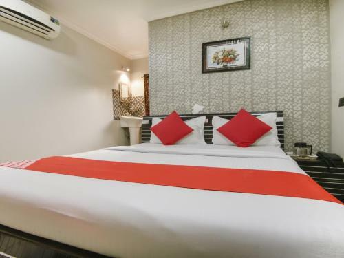 Oyo 76488 Hotel Impex Residency