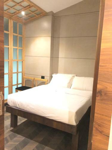 Hotel Rooms Dadar Near Station