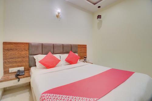 Hotel Oyo 42939 Royal Orbit