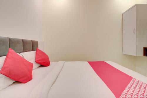 Hotel Oyo 42939 Royal Orbit