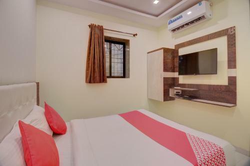 Hotel Oyo 42939 Royal Orbit
