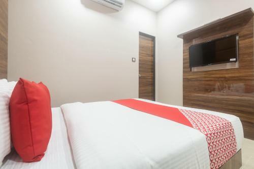 Oyo 30693 Hotel Blue Executive