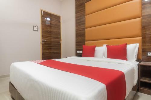 Oyo 30693 Hotel Blue Executive