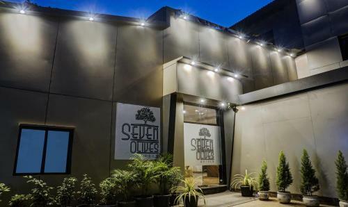 Hotel Treebo Trip Seven Olives Andheri